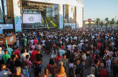 Música alagoana é valorizada no palco do Maceió Verão