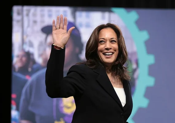 Kamala Harris vota por correio e se recusa a opinar sobre plebiscito na Califórnia