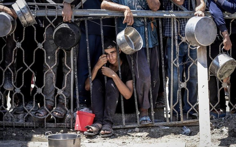 Mídia: Israel mata mais de 20 pessoas que estavam em busca de ajuda