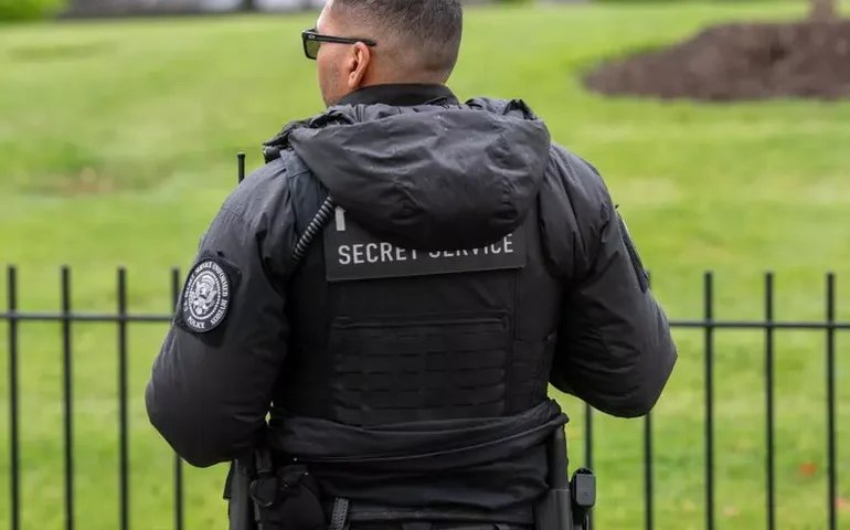 Casa Branca entra em alerta após tiroteio nas imediações da residência