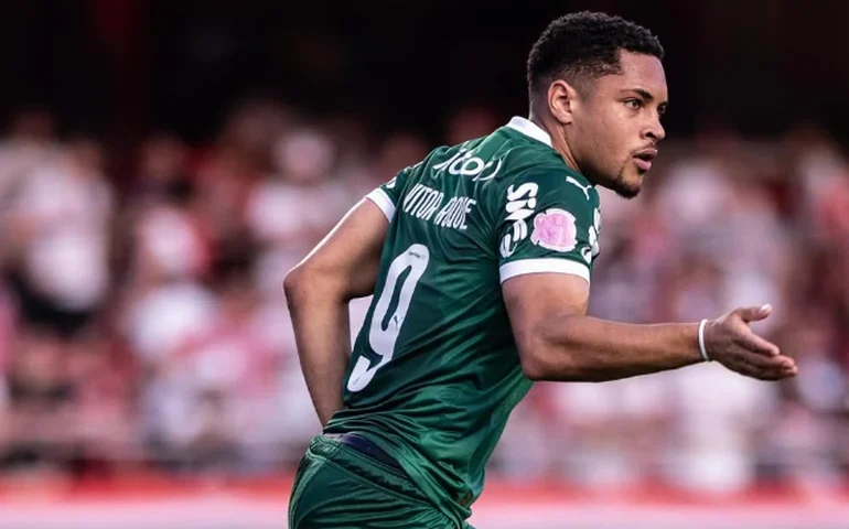 Vitor Roque se valoriza no Palmeiras e já ultrapassa R$ 530 milhões em avaliação