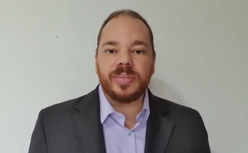 Educação infantil a distância: aulas online exigem cuidados e podem provocar problemas de saúde em crianças, afirma psicólogo