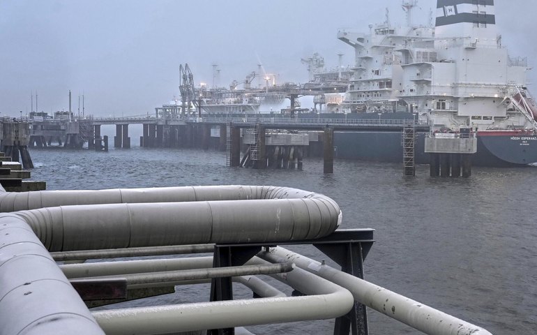 União Europeia tornou-se refém do gás natural liquefeito dos EUA e de Trump, aponta professor