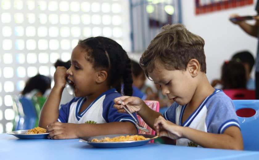 Alimentos da agricultura familiar garantem desempenho escolar de estudantes em sala de aula