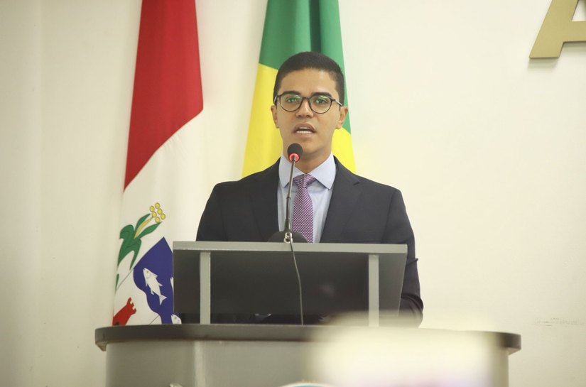 Após transformar Educação, Clewinho retoma mandato na Câmara de Pilar