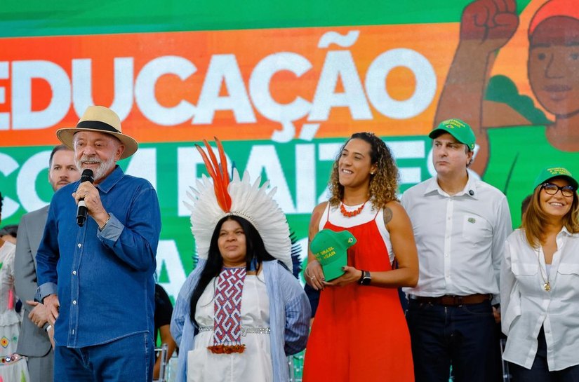 Lula mantém disposição para o diálogo, mas critica recusa de Trump