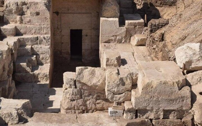 Restos de templo solar de 4.500 anos são descobertos no Egito