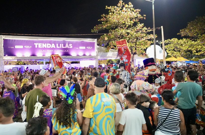 Tenda Lilás da Semu reúne milhares de pessoas nas prévias de Jaraguá