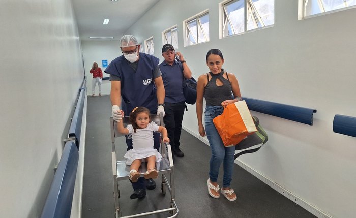 Maria Alice recebeu alta hospitalar e foi levada para casa, em Coité do Nóia