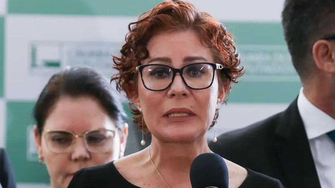 AGU protocola manifestação à Justiça italiana extradição de Carla Zambelli