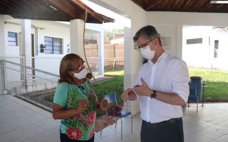 Secretário visita escolas em preparação para a aplicação da prova Saeb