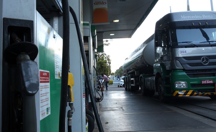 preço médio do diesel S10 nas bombas cai 0,2%