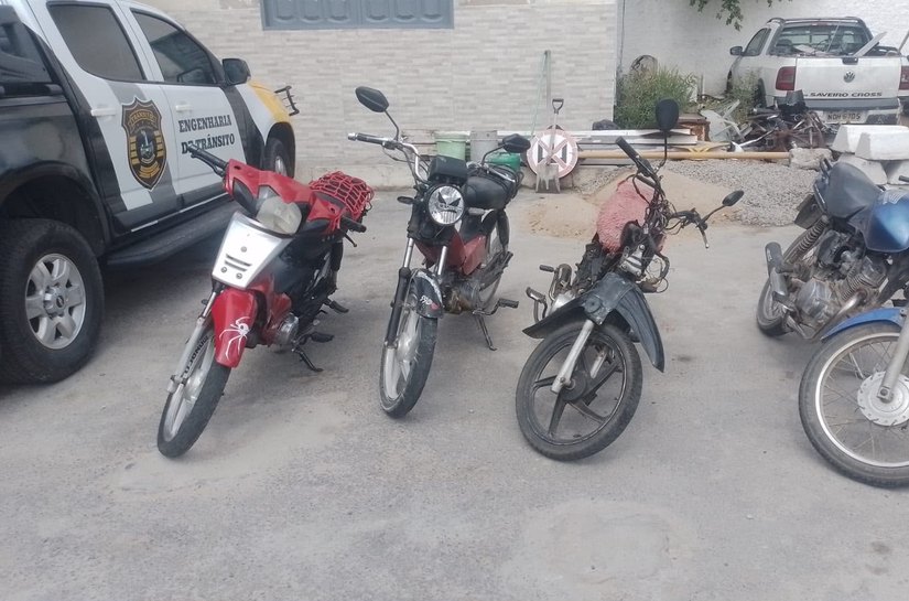 SMTT retira quatro motocicletas de circulação durante fiscalização em Delmiro Gouveia
