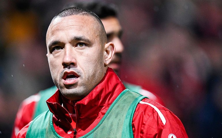 Time belga pune Nainggolan por fumar no banco de reservas: &#8216;Foi um erro&#8217;