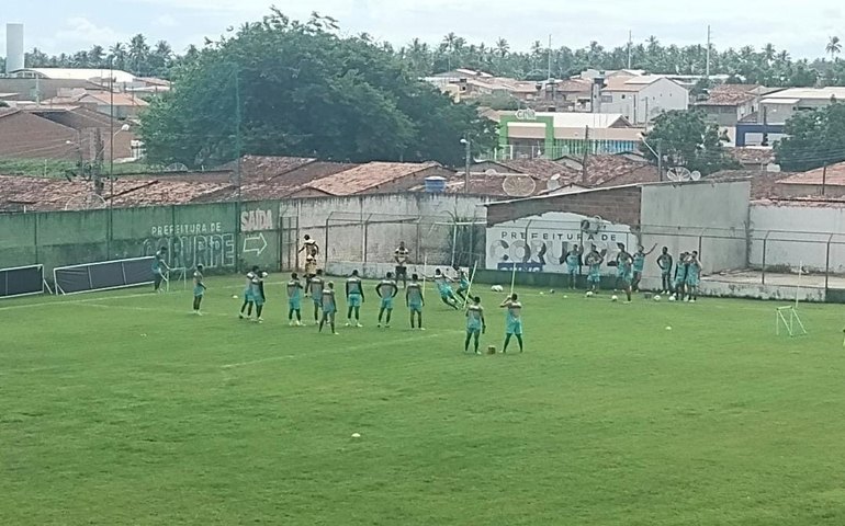 Técnico do Coruripe está com o time pronto para conquistar a primeira vitória em jogos oficiais na temporada