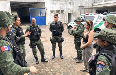 Prefeitura de Palmeira e Batalhão Ambiental se reúnem para discutir remanejamento de jacarés    