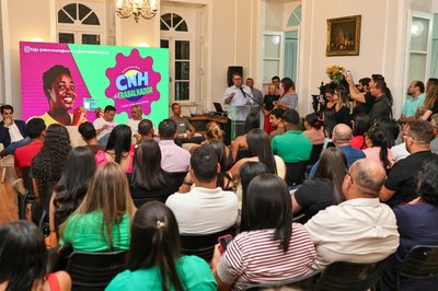 CNH do Trabalhador: programa estadual garante mudança de vida e oportunidade de emprego com 1ª habilitação gratuita