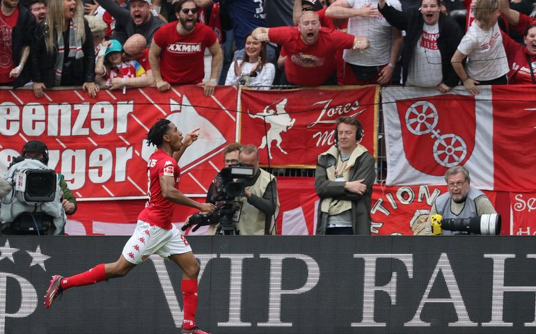 Abatido, Bayern sofre três gols em 15 minutos e leva virada do Mainz no Alemão
