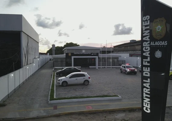 Homem é preso após esfaquear companheira que aplicou golpe de WhatsApp em Maceió