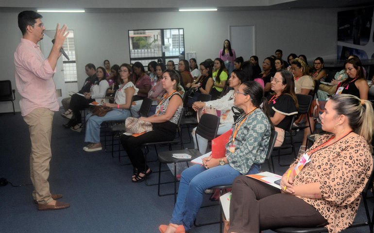 Técnicos municipais são capacitados sobre coleta e condução dos resultados de citologia oncótica