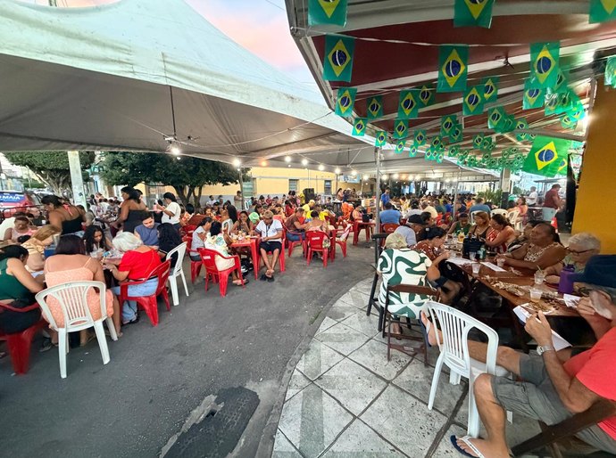 Bombar abre as comemorações de aniversário com evento solidário e reúne artistas alagoanos