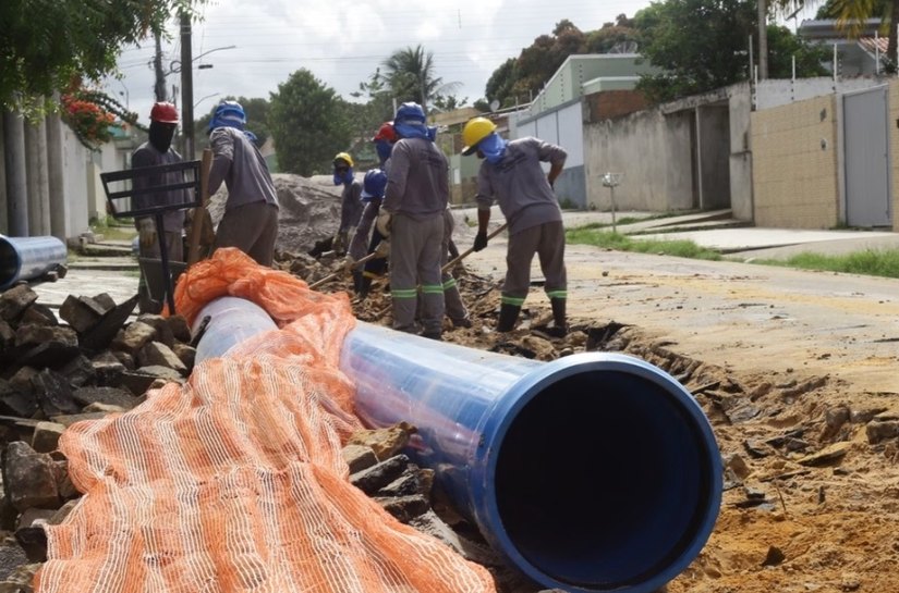 Investimentos em obras de saneamento básico avançam em Penedo