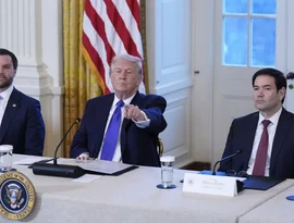 Trump assina ordem executiva destinada a proteger o dinheiro do petróleo venezuelano