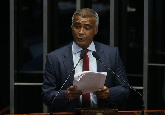 Romário é internado com infecção intestinal