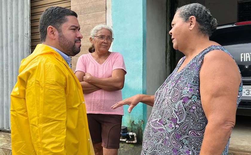 Famílias de Viçosa são retiradas de áreas afetadas pelo Rio Paraíba