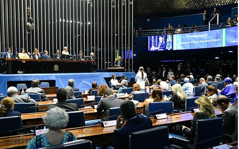 Sessão especial pelos 63 anos de Brasília destaca artistas da capital