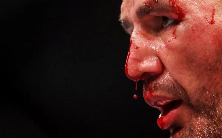 Glover Teixeira perde título no UFC; Taila Santos não supera Valentina Shevchenko