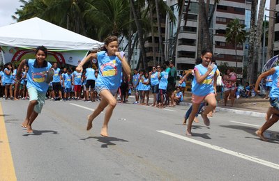 Mais de 500 estudantes participam da Maratoninha da Educação neste domingo