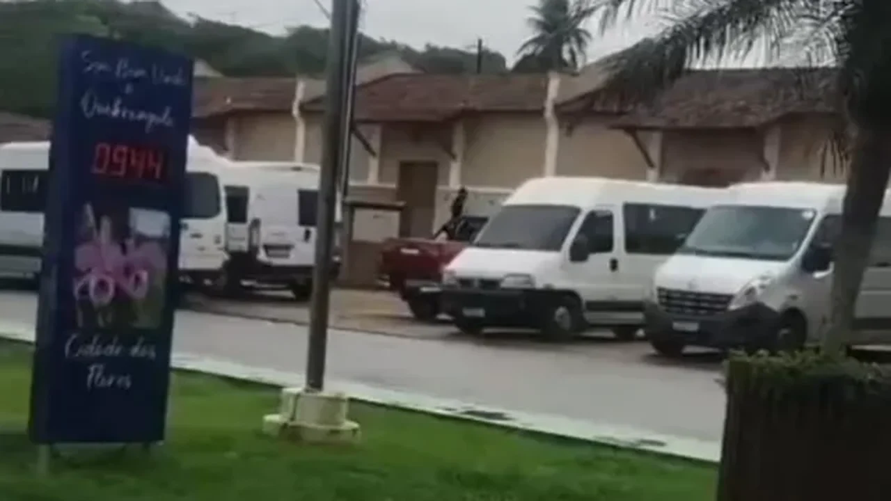 Vans e servidores de Maceió: a estratégia de JHC para evitar novos fiascos