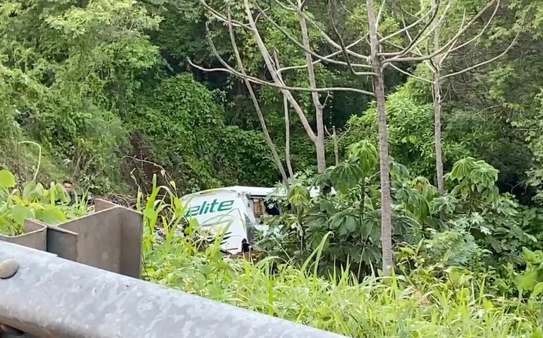 Acidente de ônibus deixa 15 mortos no México