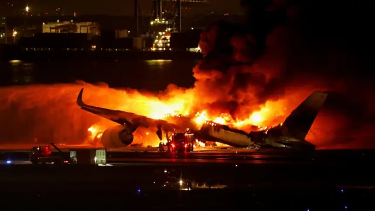 Avião pega fogo durante pouso de emergência em Las Vegas (EUA)
