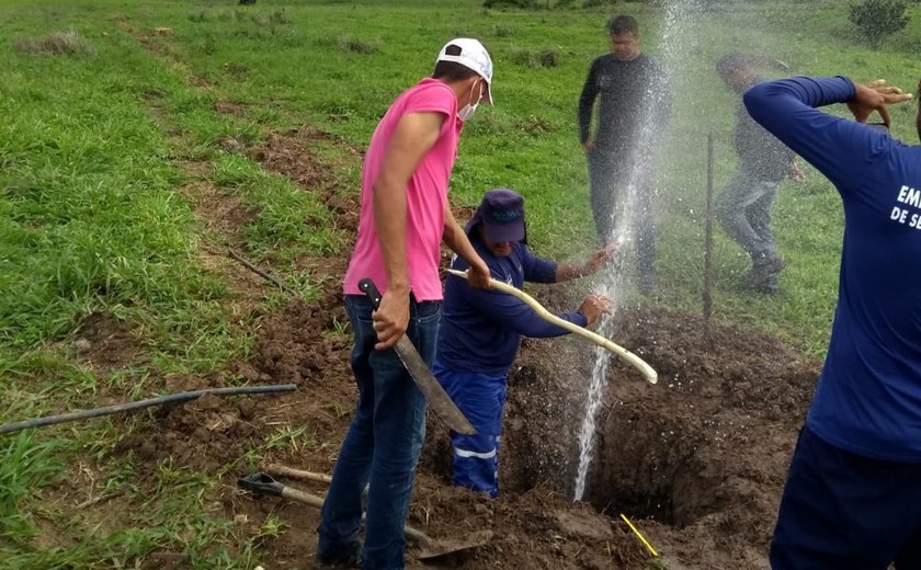 Operação da Casal flagra furto de água para irrigar bananeiras entre Quebrangulo e Palmeira dos Índios