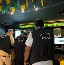 Procon Maceió fiscaliza bares e restaurantes antes da estreia do Brasil na Copa
