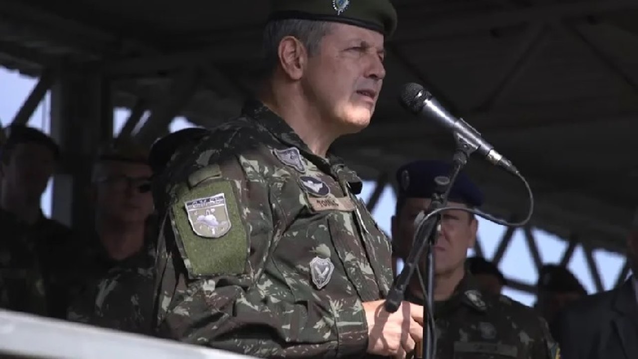 Comandante diz que frase sobre Lula foi tirada do contexto