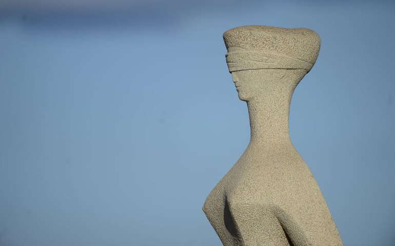 STF retoma julgamento que discute Cide sobre remessas ao exterior; relator, Fux lê voto