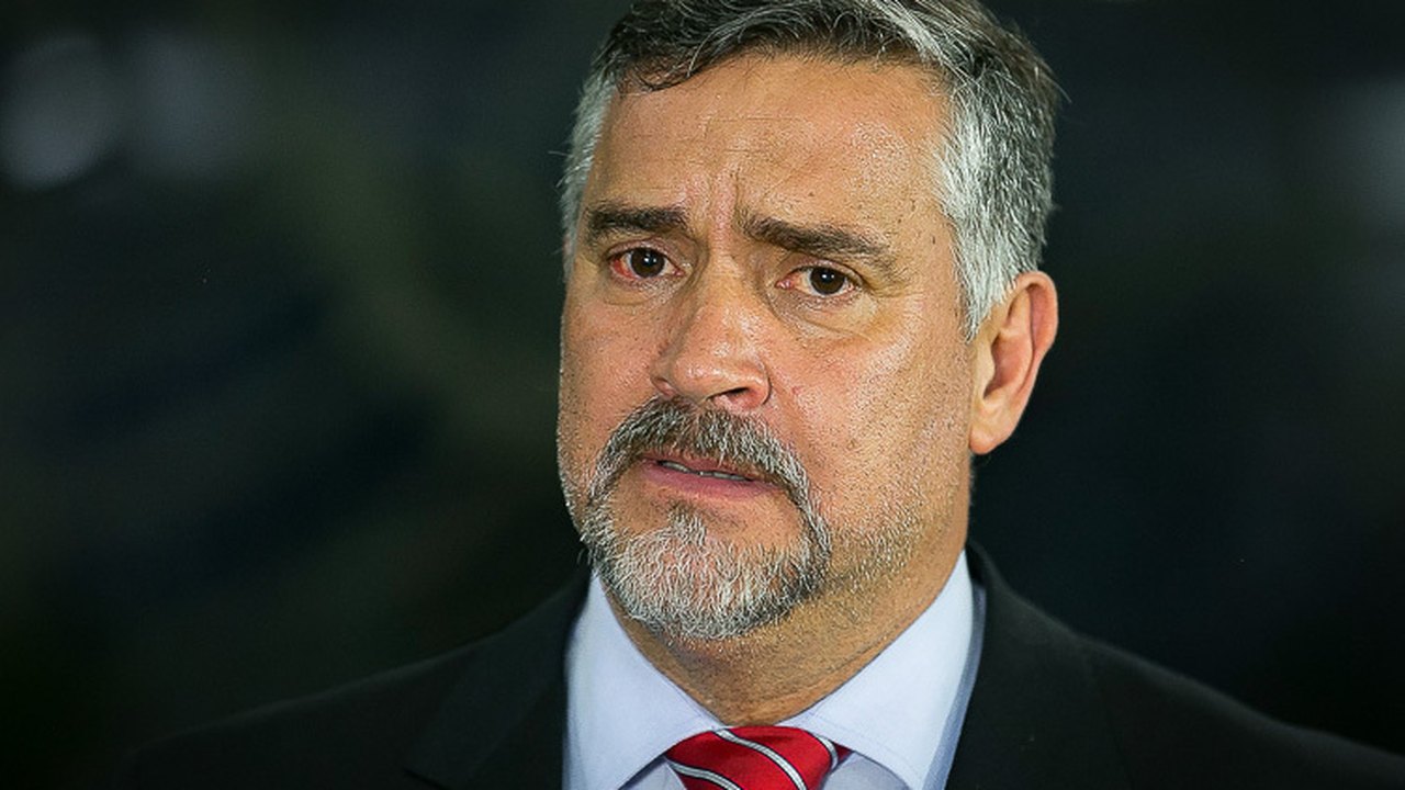 Invasão não seria possível sem conivência de autoridades do DF, diz Pimenta