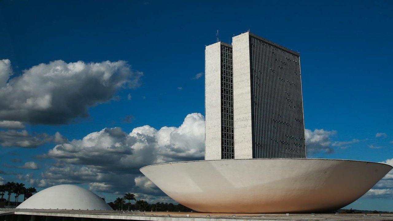 PAC 3 e regra fiscal, apostas contra o investimento público estagnado