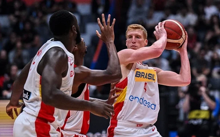 Canadá supera Espanha na Copa do Mundo e tira a vaga olímpica do Brasil