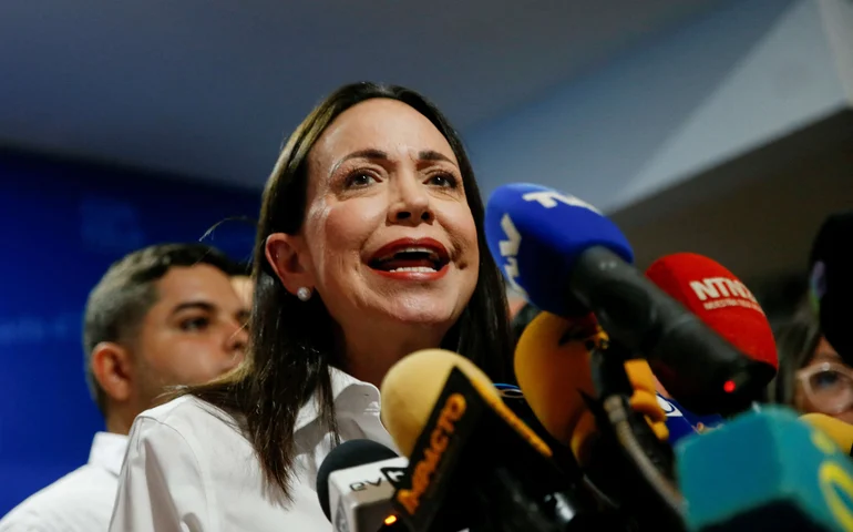 Colaboradores de María Corina abrigados na embaixada argentina em Caracas ficarão sob responsabilidade do Brasil 