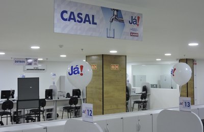 Casal mantém atendimento presencial nas Centrais Já! de dois shoppings de Maceió