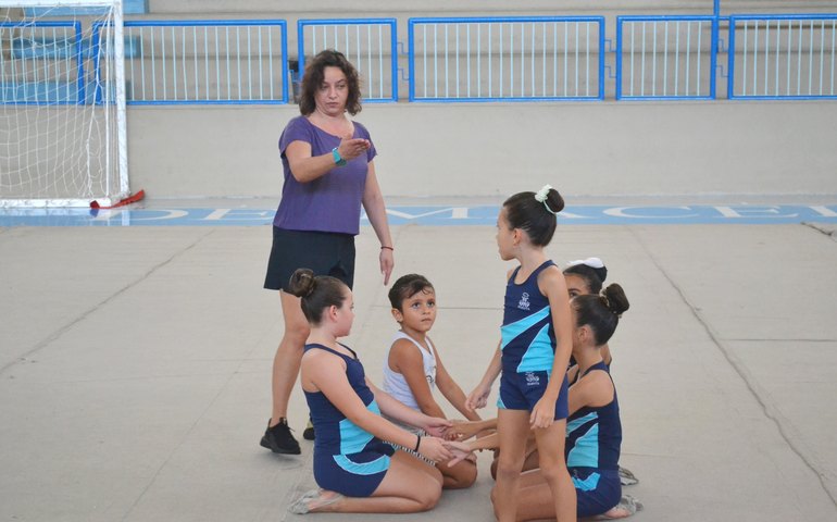 Técnica búlgara está em Maceió para treinar equipe de Ginástica Rítmica do Colégio Marista