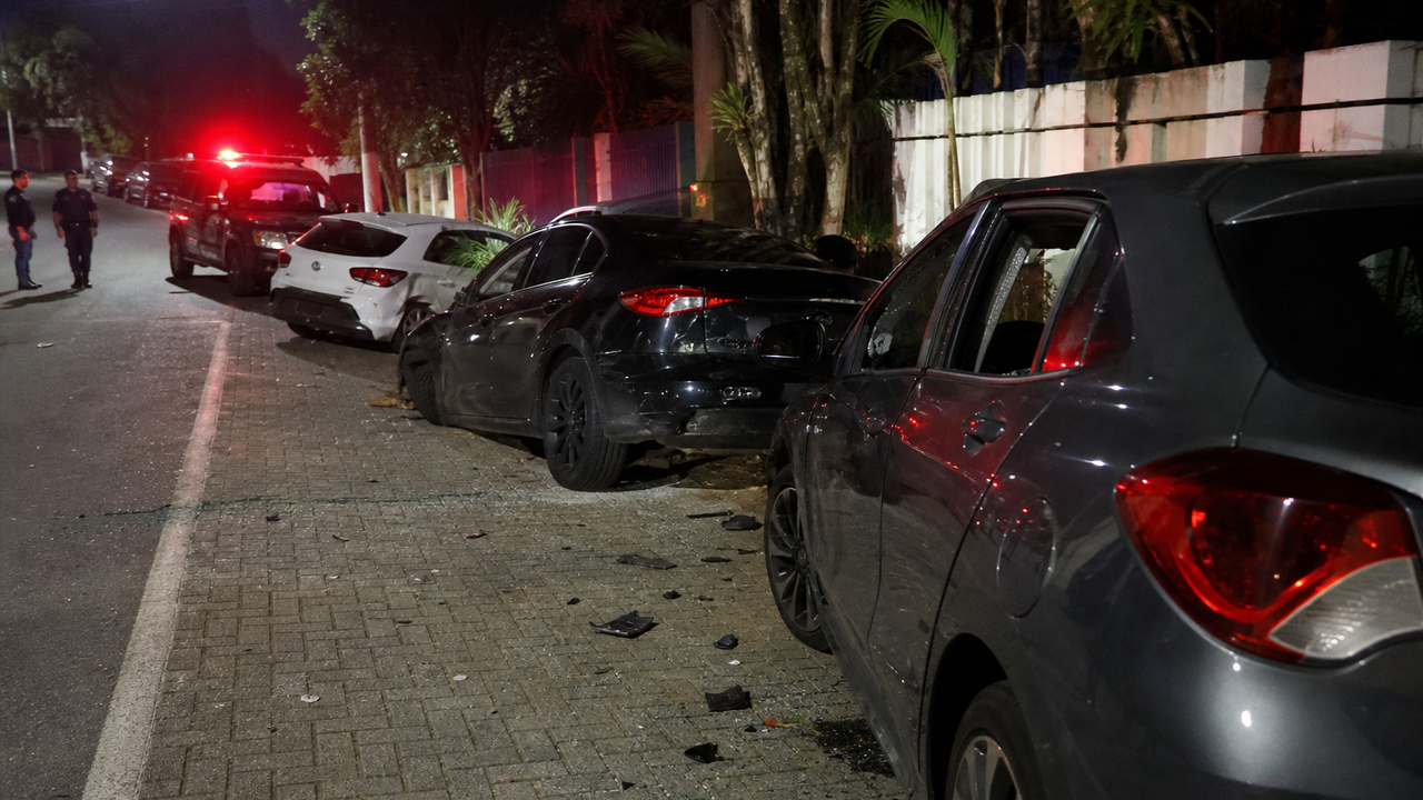 Perseguição policial nos Jardins resulta em suspeito hospitalizado e quatro veículos atingidos