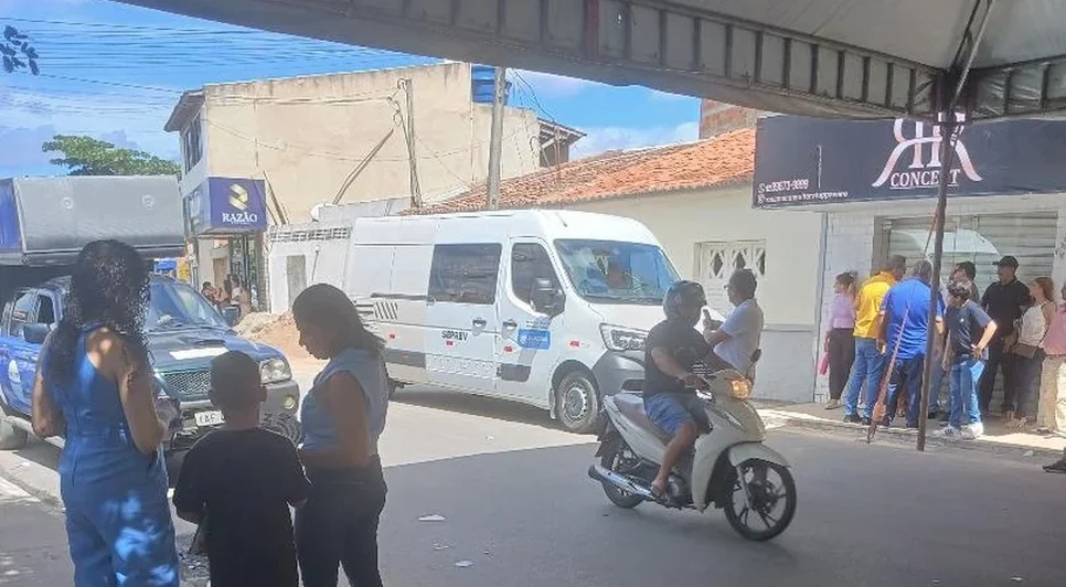 Imagens levantam suspeita de uso de veículo oficial em evento político de Renan Filho em Arapiraca - Foto: Reprodução