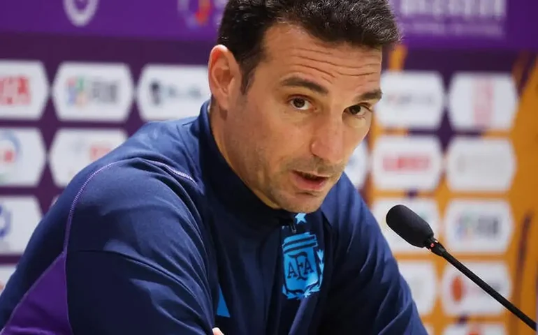 Campeão mundial, Scaloni diz que seguirá como técnico da Argentina