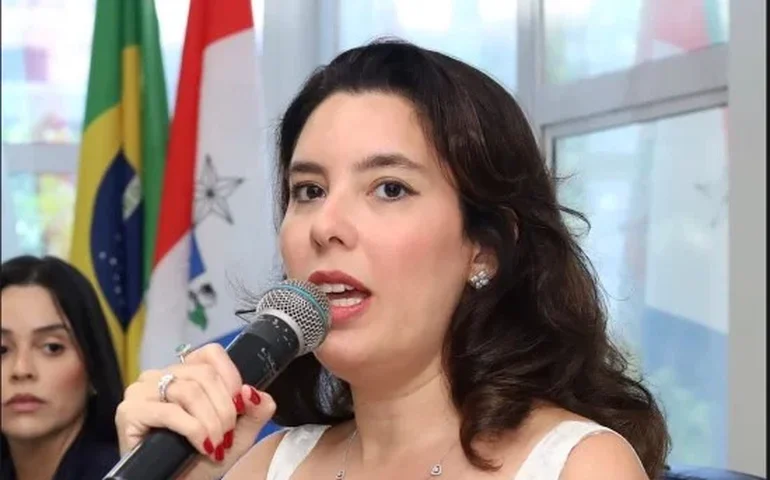 Advogada Cristiana Maya recebe Título de Cidadã Honorária de Maceió