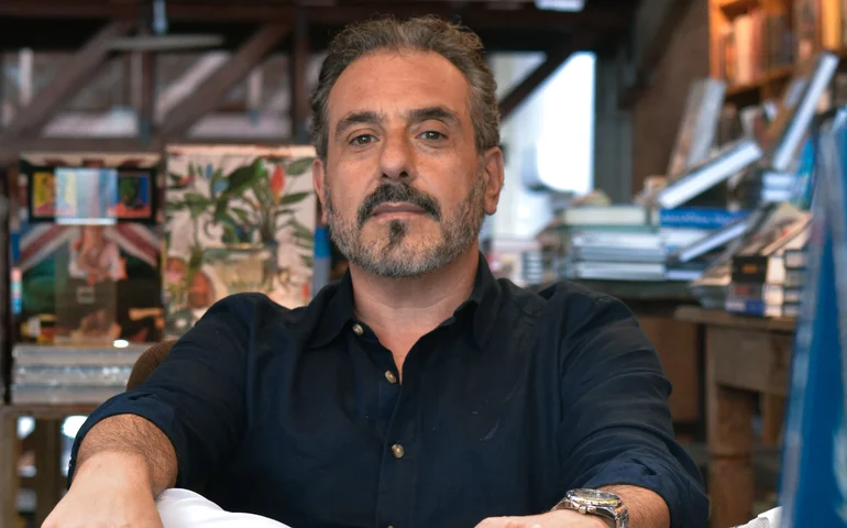 Uma jornada emocional na busca pela identidade feminina